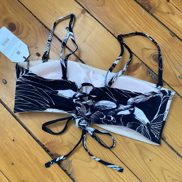 New with tags! Everyday Sunday floral bandeau bikini top with straps - Picture 6 of 6